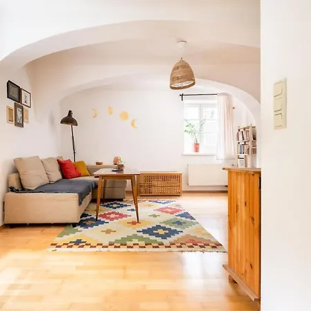 Central, Calm Oasis With Private Parking * Graz