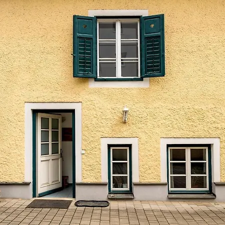 Central, Calm Oasis With Private Parking * Graz